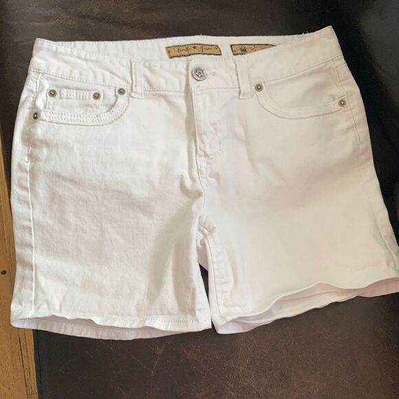 Vanilla Star Jeans Denim Shorts - Picture 2 of 6